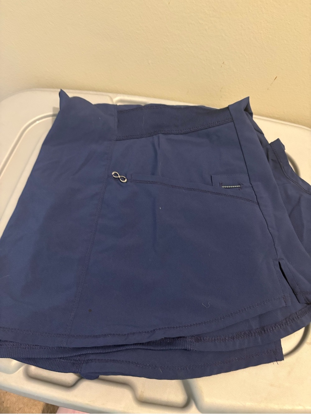 Cherokee Infinity Scrub Top - Picture 3 of 4